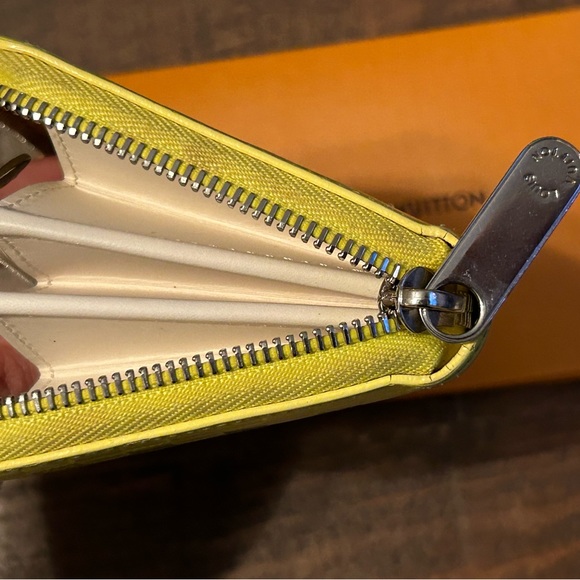 Louis Vuitton Damier Facette Patent Zippy Wallet - Picture 2 of 9